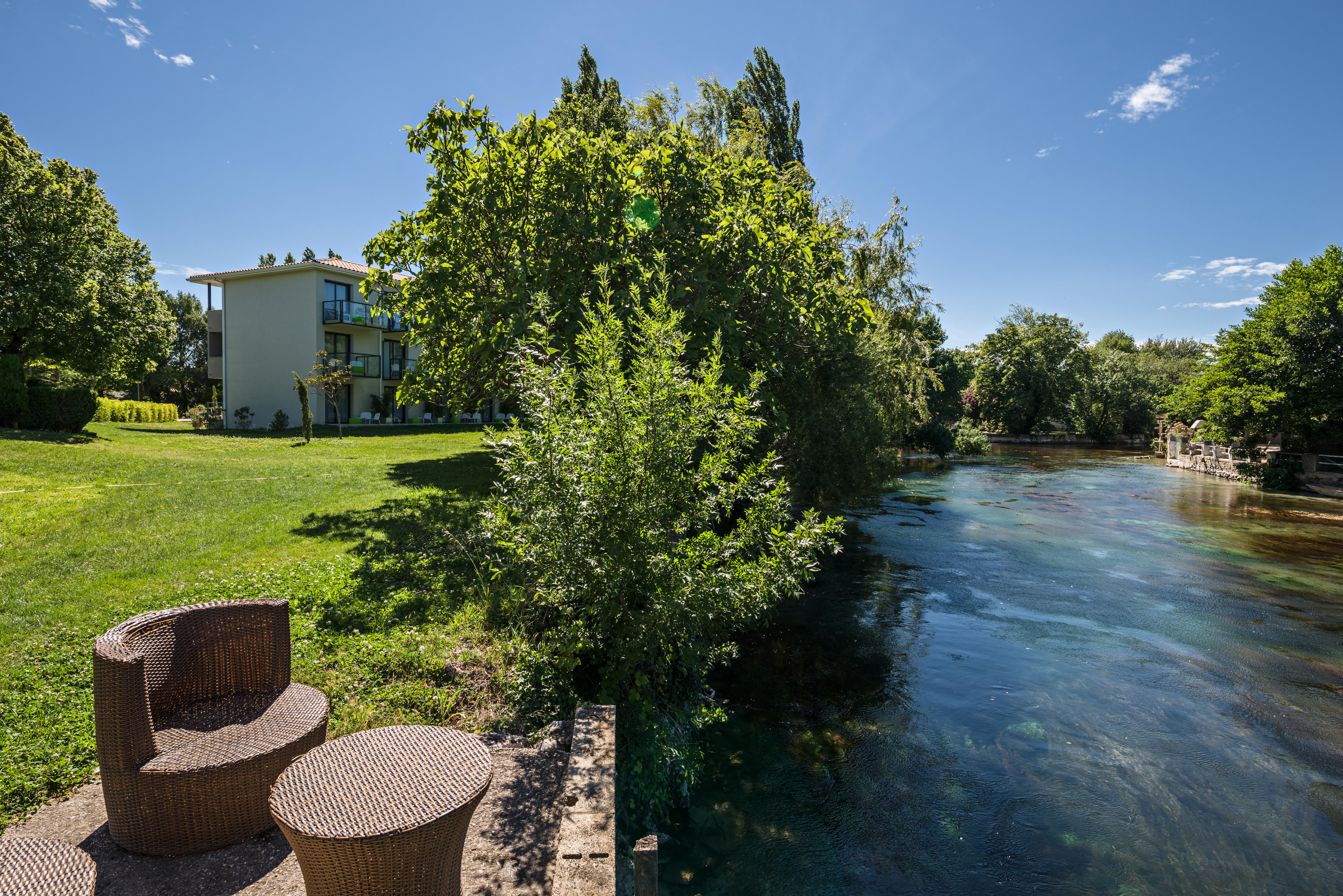 Hotel Sowell Domaine De La Petite Isle LʼIsle-sur-la-Sorgue